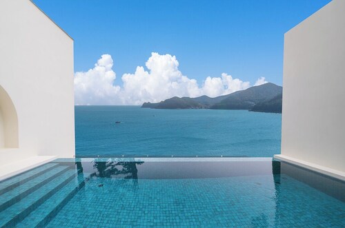 Le Grand Bleu Resort