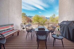Outdoor dining - "OCC" Pikes View Tri Level Townhouse (Colorado Springs)