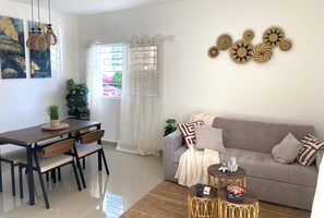 TV - Steps from Bayahibe Beach - Cozy Caribbean Apartment. (Bayahíbe)