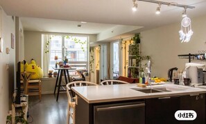 Interior - Don’t Miss Out! Stunning 1-Bedroom Condo in a Fantastic Area (Richmond)