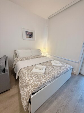 Iron/ironing board, free WiFi, bed sheets, wheelchair access