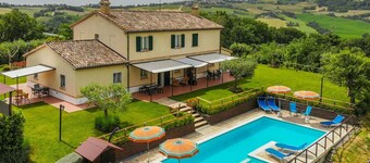 Villa with private pool and panoramic countryside views, just 20 minutes from the Adriatic coast
