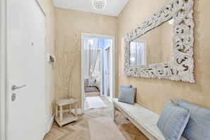 Standard Apartment, Multiple Bedrooms (Chic Retreat with Park | Central) | Interior - Chic Retreat With Park Central Salo (Salò)