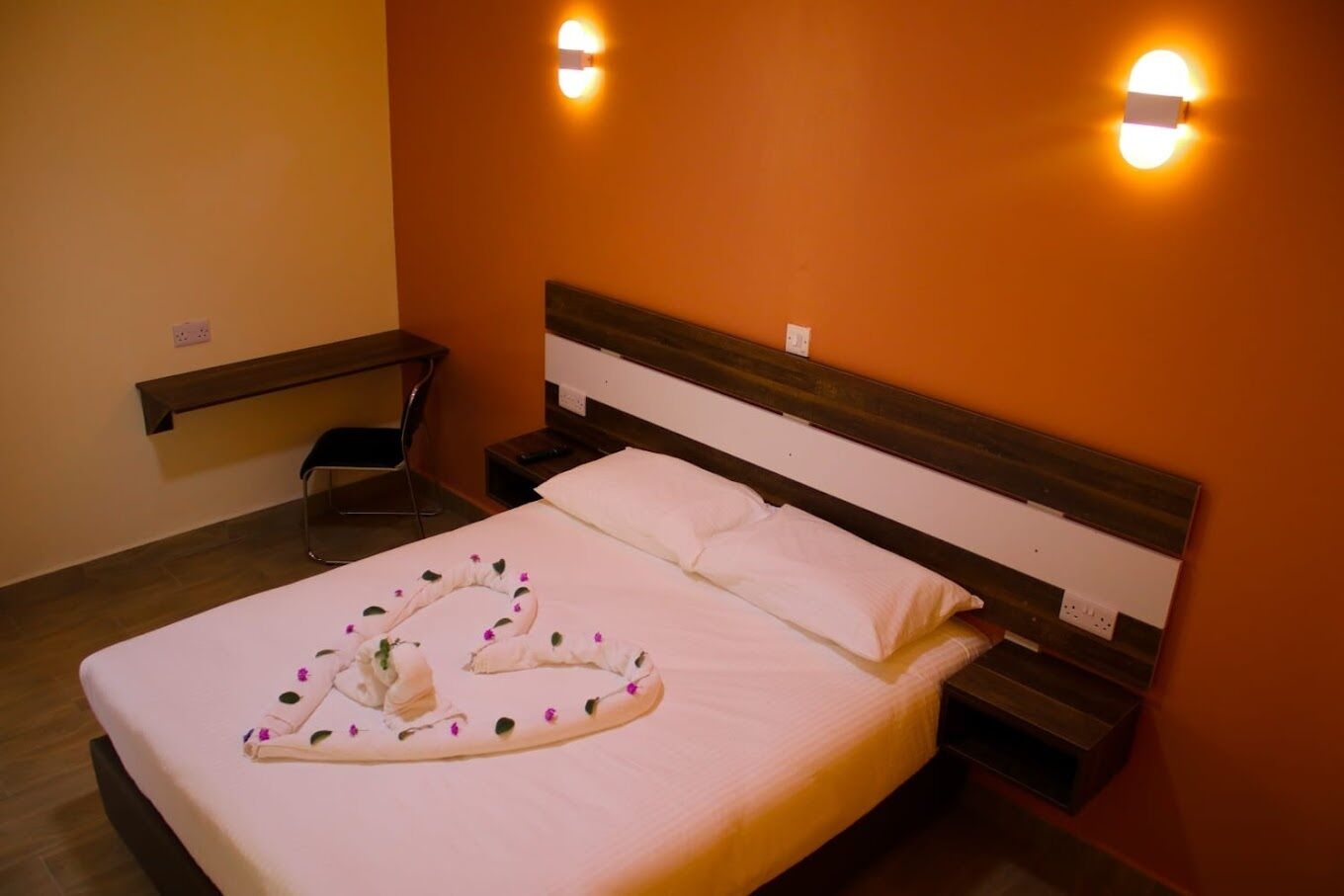 Kahden hengen deluxe-huone | Yksilöllisesti sisustettu, yksilöllisesti kalustettu, ilmainen Wi-Fi