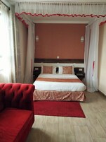 Decoración personalizada, muebles diferentes y wifi gratis 