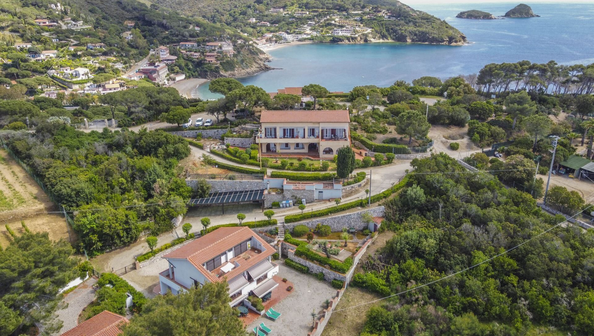 المنشأة من الخارج