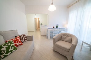 TV - La Conchiglia - Four-room apartment (Marina di Campo)