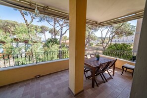Outdoor dining - La Conchiglia - Four-room apartment (Marina di Campo)