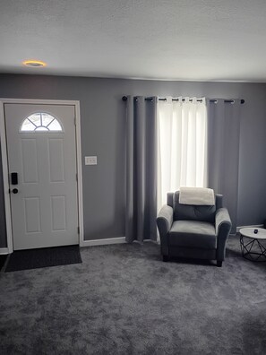 Interior - 3-bedroom house in perfect Inkster with cool AC breeze (Inkster)