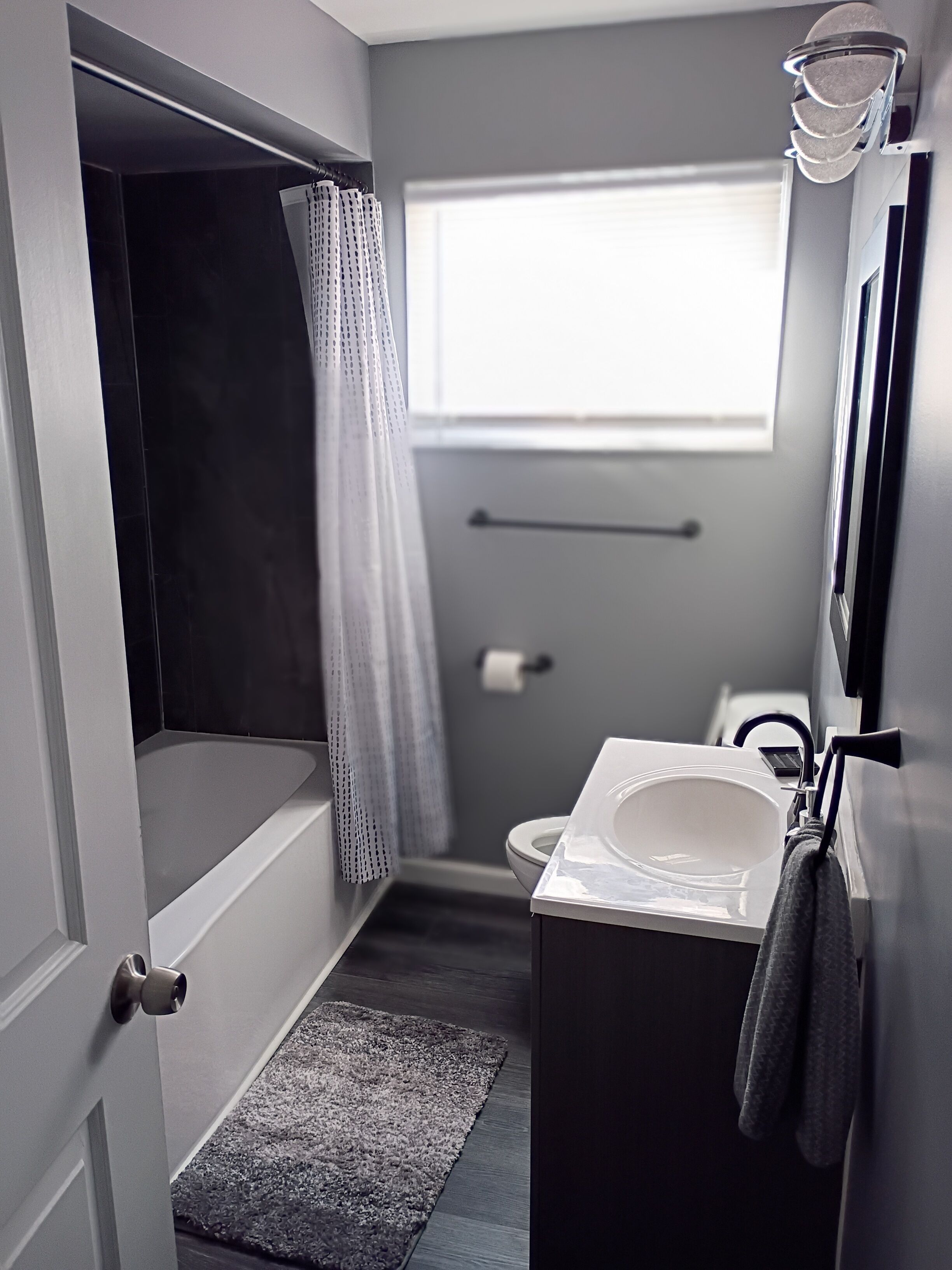 Asciugacapelli, asciugamani, sapone, carta igienica