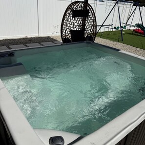 Outdoor spa tub - Sarasota Paradise Near Siesta Key (3709) (Sarasota)