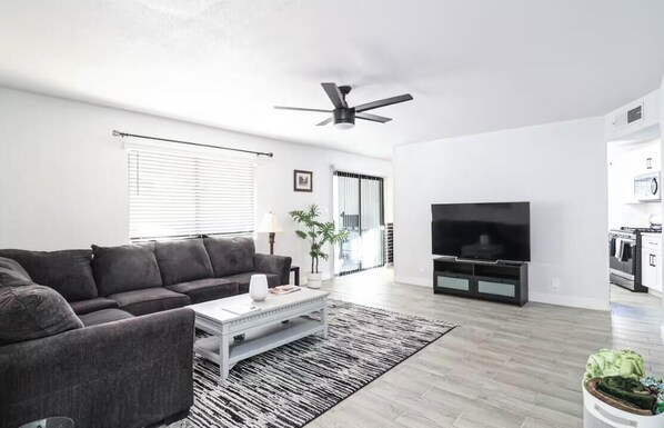 Living area - Charming 3-bedroom house in lively Las Vegas (Las Vegas)