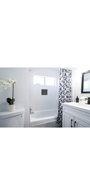 Hair dryer, towels, toilet paper - Charming 3-bedroom house in lively Las Vegas (Las Vegas)
