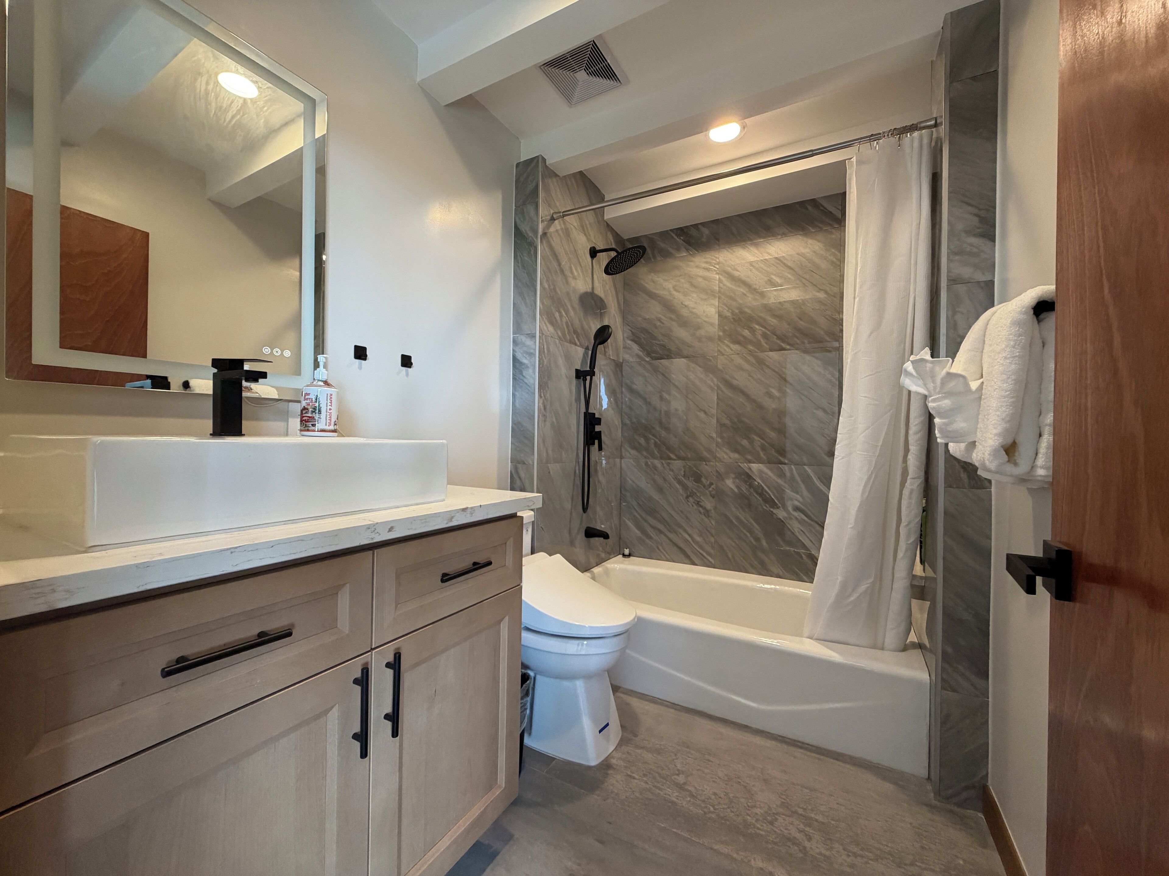 Towels, soap, shampoo, toilet paper