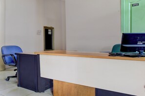 Lobby - Hotel O Airport Guesthouse (Semarang)