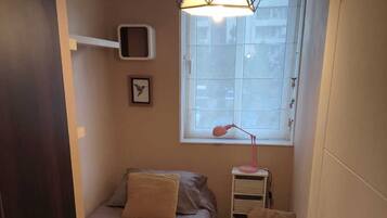 Iron/ironing board, internet, bed sheets