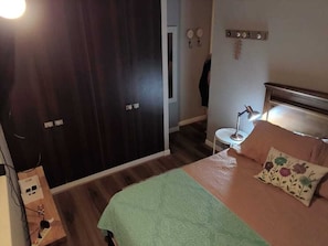 Iron/ironing board, Internet, bed sheets - Beautiful apartment, centrally located, fully equipped, close to commerce, 2 blocks subway. (San Miguel)