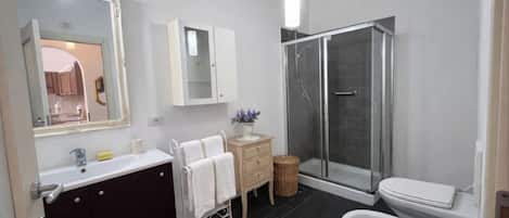Dusche, Haartrockner