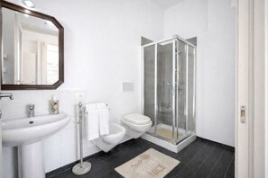 Shower, hair dryer - Three-Room Apartment steps from Ghiaie Beach (Portoferraio)
