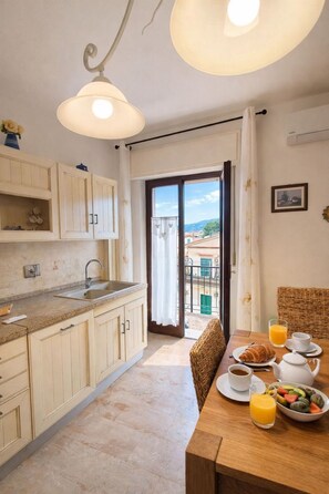 Dining - Porto Azzurro Home, just a few steps from the center and Pianotta Beach (Porto Azzurro)