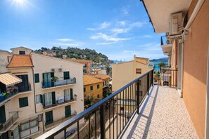 Property grounds - Porto Azzurro Home, just a few steps from the center and Pianotta Beach (Porto Azzurro)