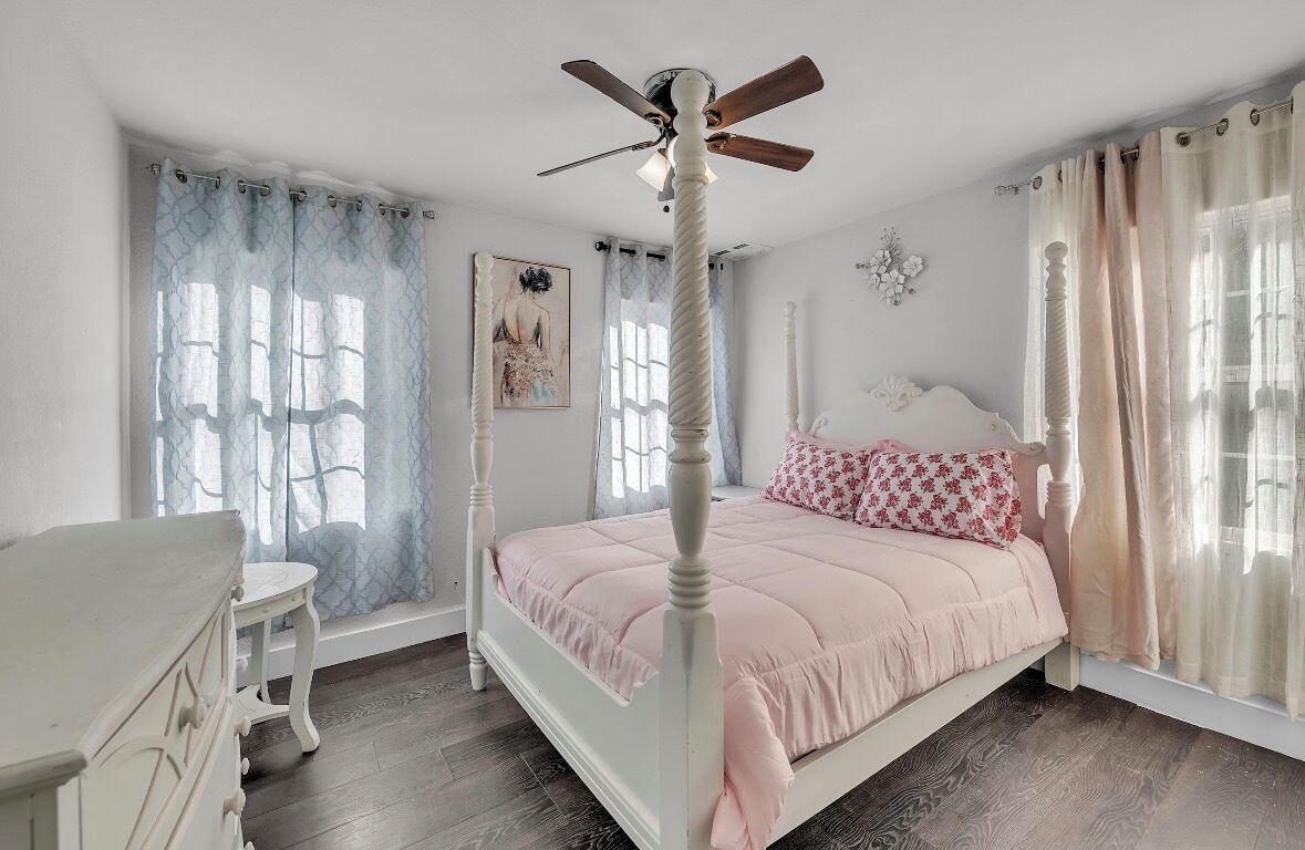 3 makuuhuonetta, silitysrauta/-lauta, internet, vuodevaatteet