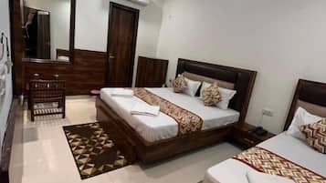 Iron/ironing board, free WiFi