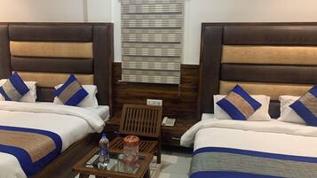 Luxury Suite | Pillowtop beds, desk, iron/ironing board, free WiFi