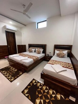 Iron/ironing board, free WiFi - sb residency (Amritsar)