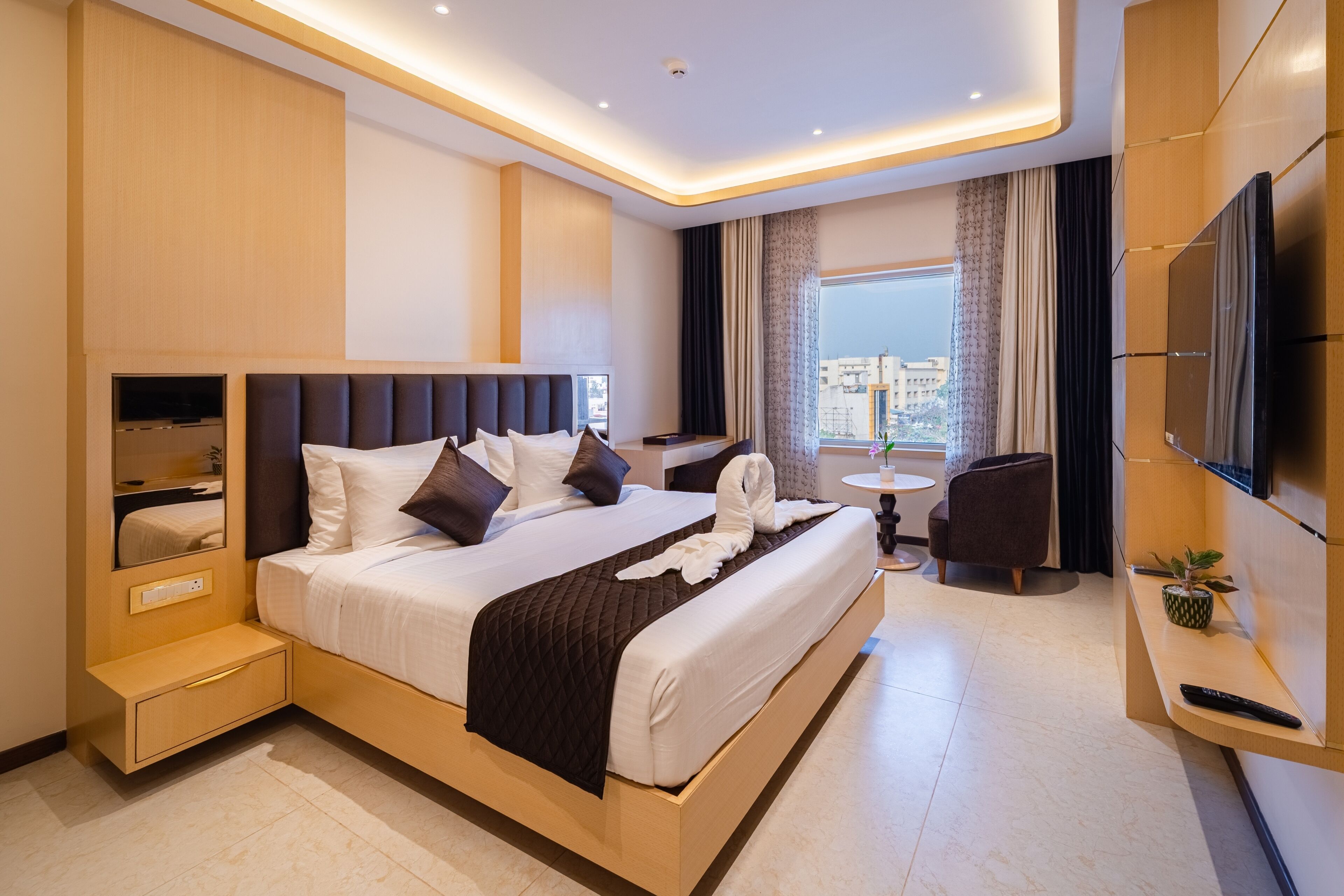 In-room safe, soundproofing, free WiFi