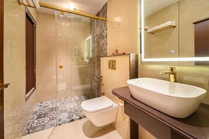 Executive Double Room, City View | Bathroom | Shower, hair dryer, towels, soap - RATAN INTERNATIONAL HOTEL (Puducherry)