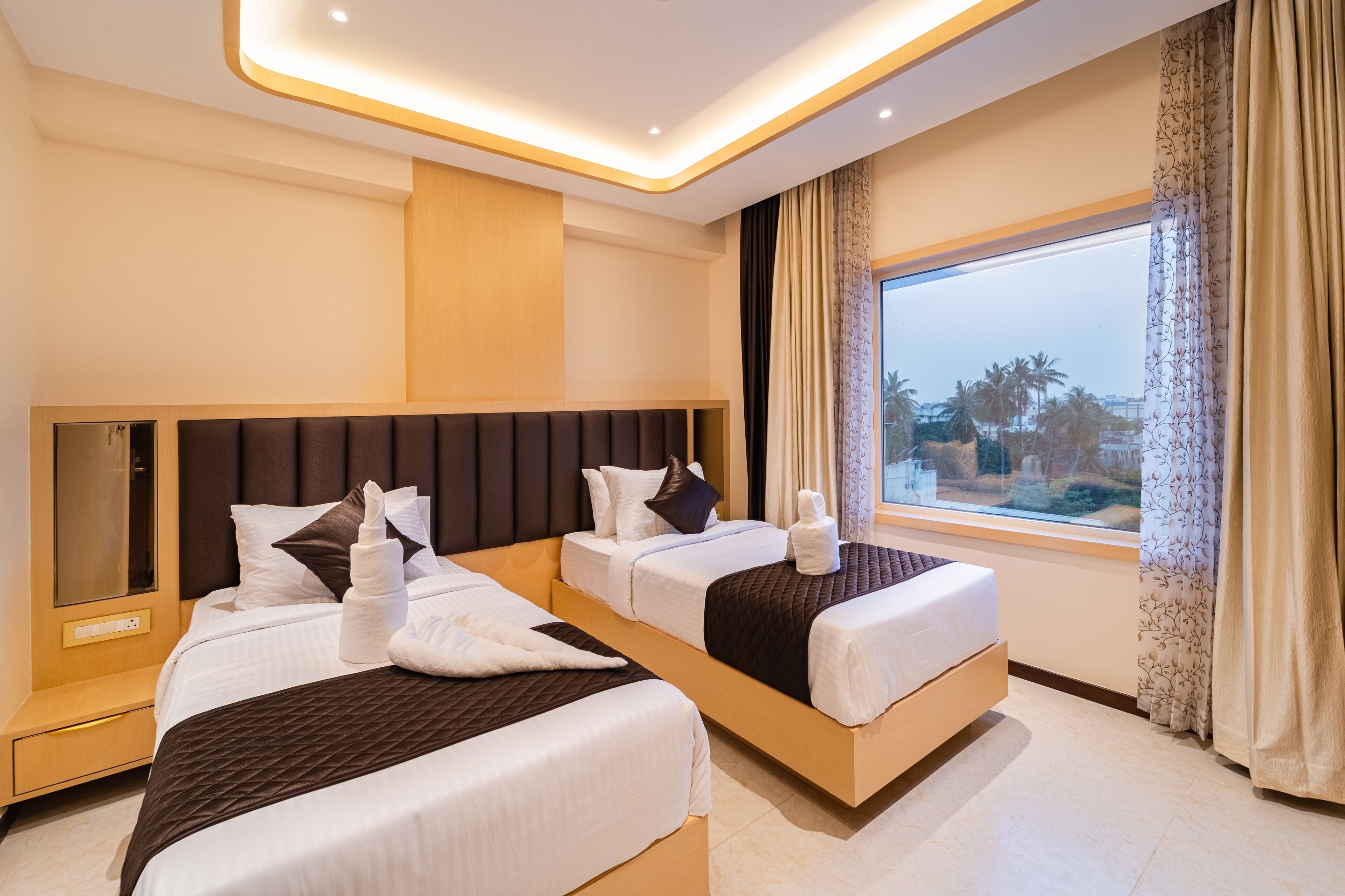 Classic Twin Room, City View | In-room safe, soundproofing, free WiFi