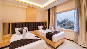 Classic Twin Room, City View | In-room safe, soundproofing, free WiFi