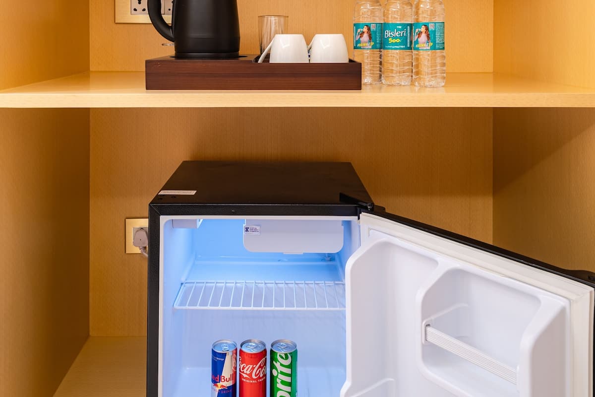 In-room safe, laptop workspace, soundproofing, free WiFi