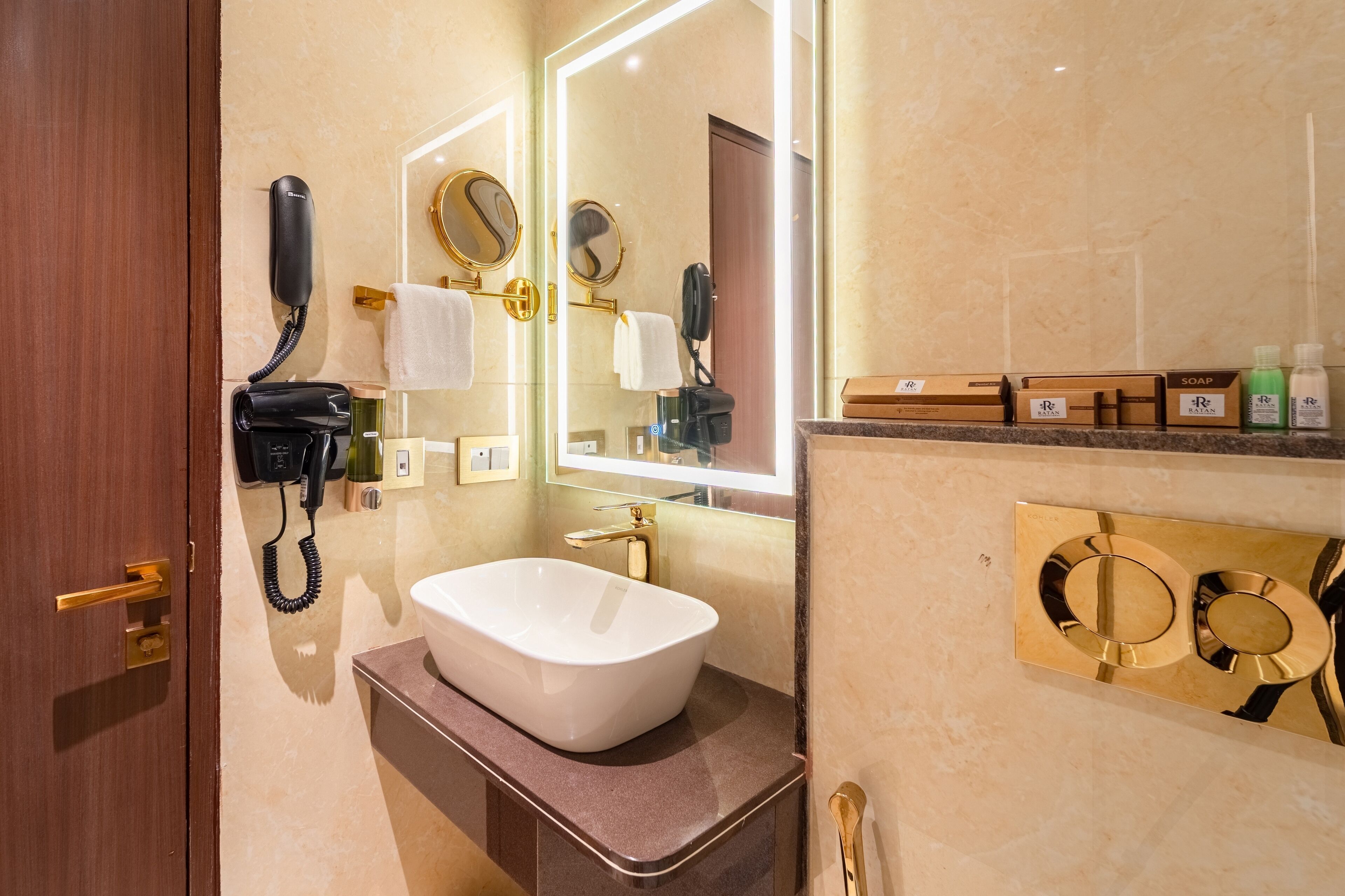 Elite Double Room, City View | Bathroom
