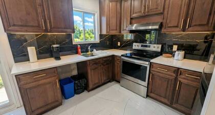 Spacious 2BR | FREE Parking + 1.5 Bath | Near YUL