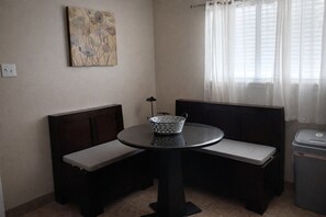 Interior - Payne Place 1 (Las Cruces)