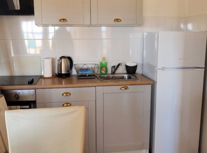 Apartment (Two Bedroom Apartment with Balcony an) | Private kitchen - Apartments & Rooms Latin (Plaski)