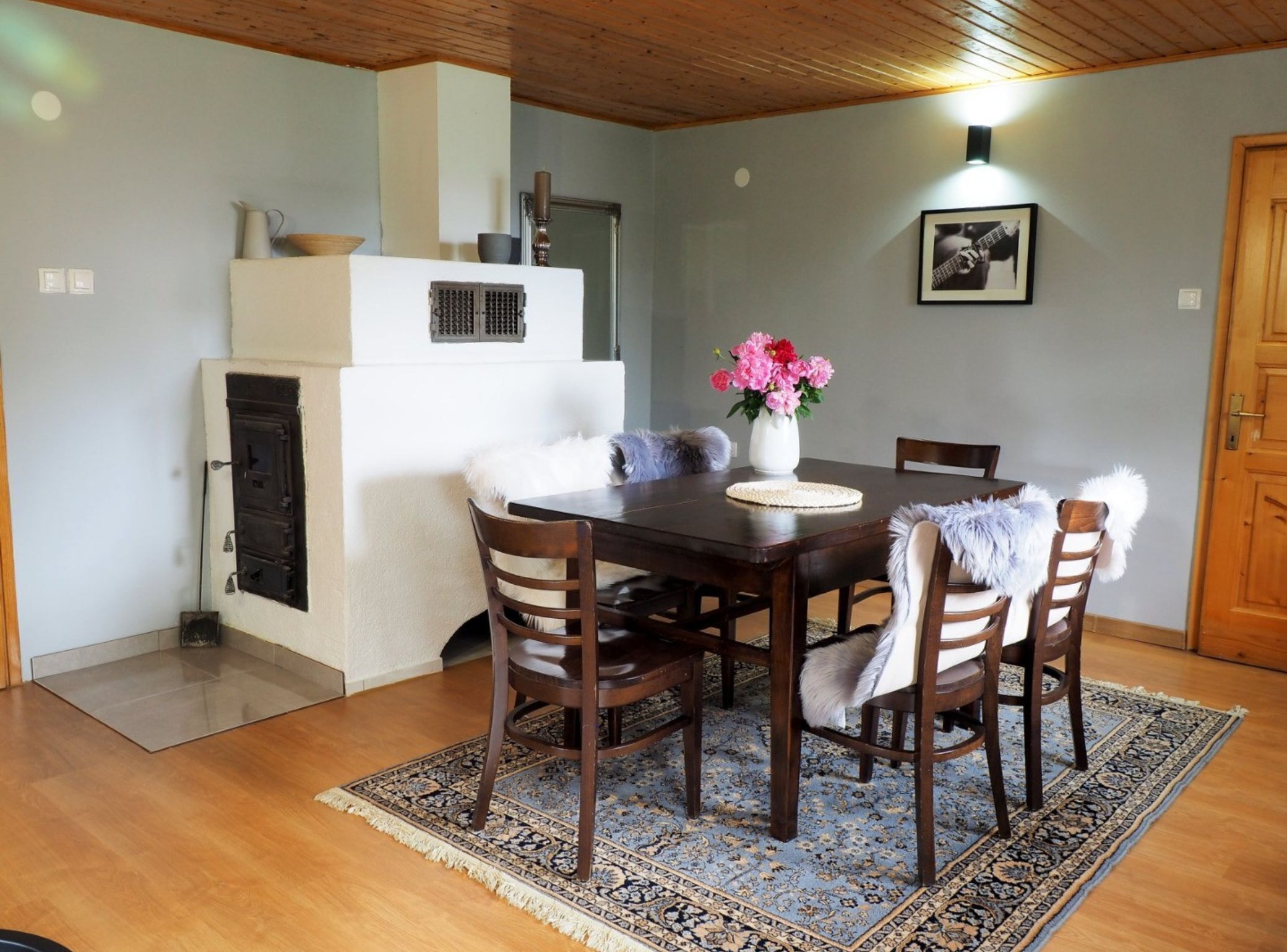 Apartment (Two Bedroom Apartment with Balcony an) | Living room | 32-inch flat-screen TV with cable channels