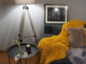 Apartment (Two Bedroom Apartment with Balcony an) | Living room | 32-inch flat-screen TV with cable channels - Apartments & Rooms Latin (Plaski)