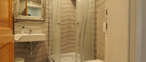 Shower, towels