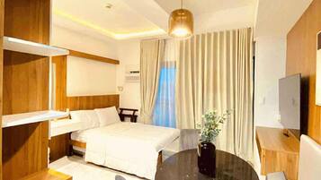 1 bedroom, desk, free WiFi, bed sheets