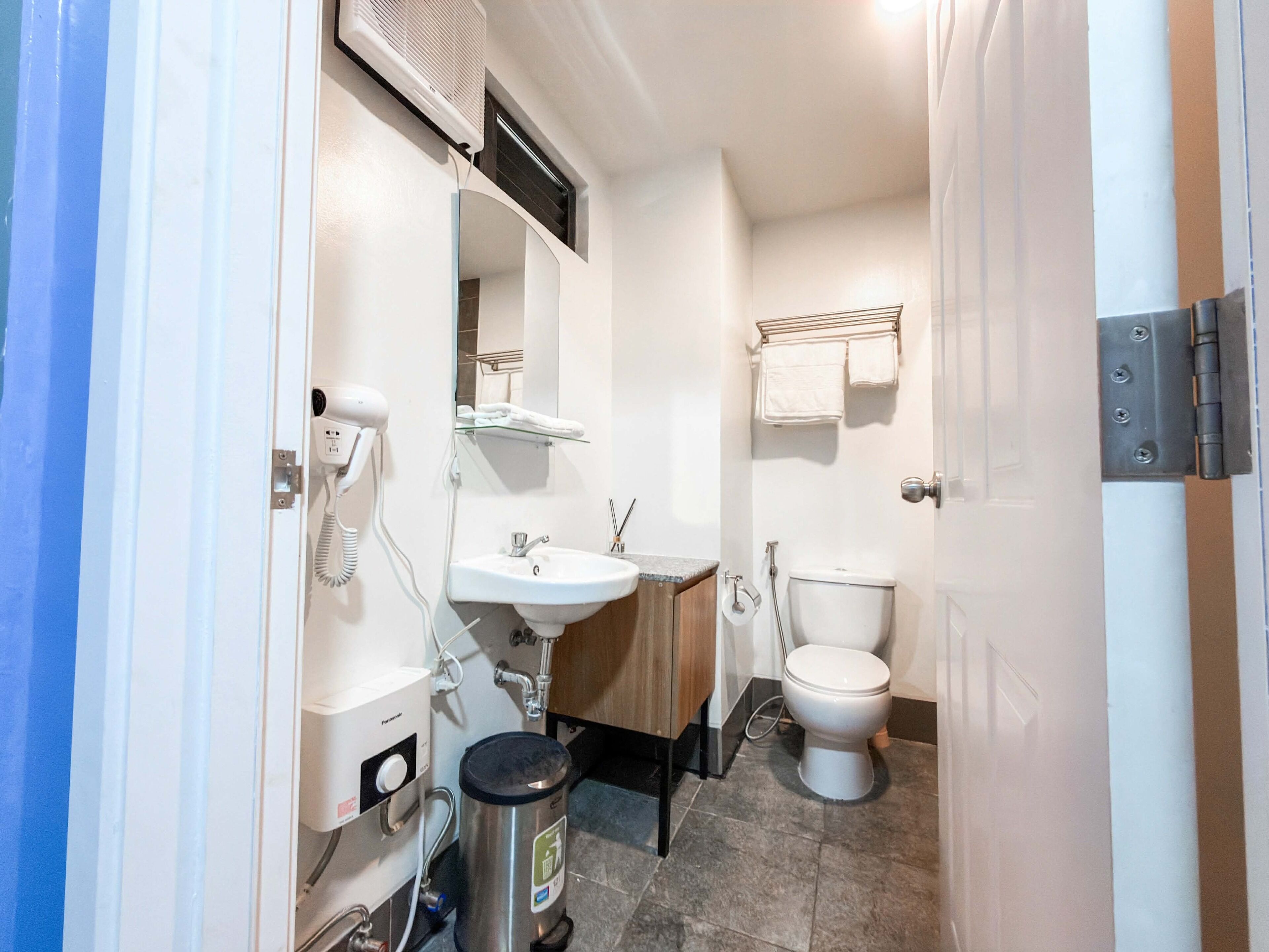 Shower, bidet, towels, soap