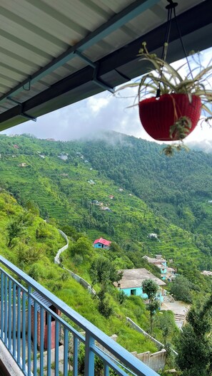 Property grounds - Vihangam A Luxury Stay, Mukteshwar (Satbunga)