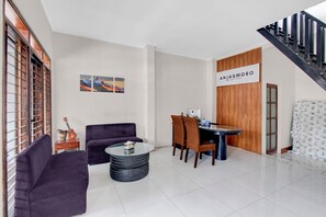 Lobby - Hotel O AGH 18 (Semarang)