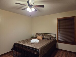 Fer et planche à repasser, Wi-Fi, draps fournis