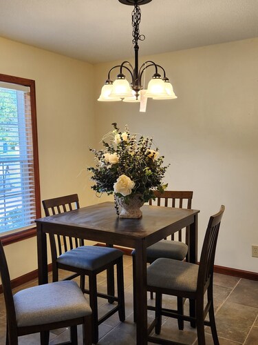 Spacious 4-bedroom house in welcoming Mobile with AC