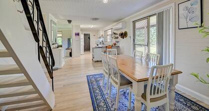 COUNTRY ESCAPE ON THE BEAUTIFUL MCDONALD RIVER.