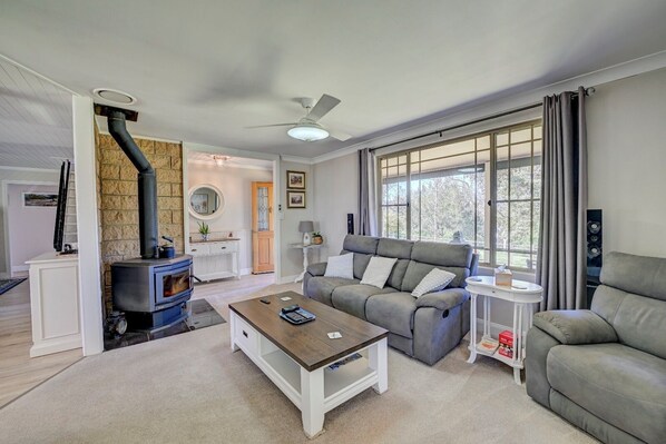 Living area - Country escape on the beautiful McDonald River. (Bendemeer)