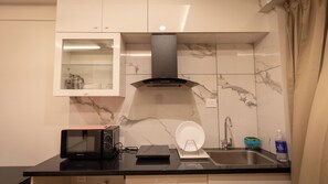 Superior Suite, Balcony | Private kitchen | Fridge, microwave, oven, stovetop - AS Suites (Kanayannur)